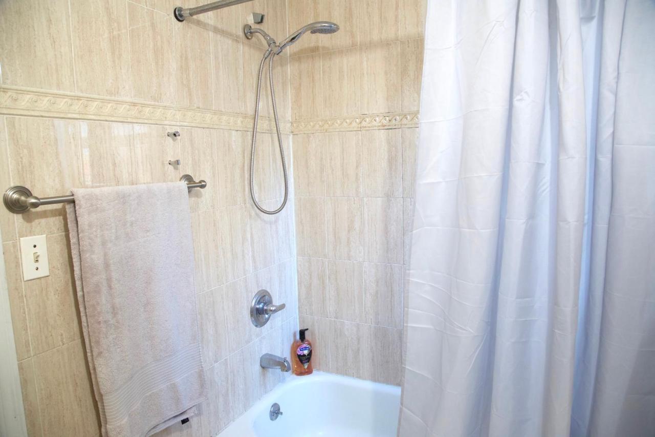 Brightonbeach-Comfy Room-Close Ocean New York Bagian luar foto